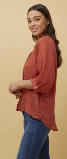 3/4 Sleeve Back Button Detail